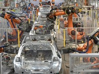 Raksasa Otomotif PHK & Tutup Pabrik, Siap Banting Setir Bikin Senjata