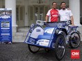 Putra Amien Rais Serahkan Becak Listrik Modifikasi ke Anies