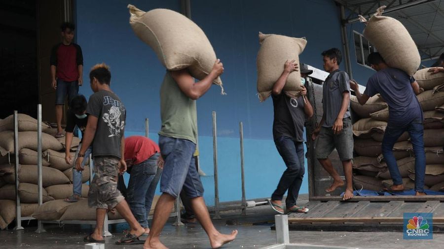 Konsumsi rumah tangga yang berkontribusi sebesar 50% lebih dari Produk Domestik Bruto (PDB) nasional tumbuh sebesar 5,14% YoY.