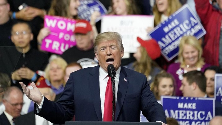 Trump Pertimbangkan untuk Kembali Masuk Perjanjian TPP Presiden AS Donald Trump telah meminta penasihat ekonomi seniornya untuk mempertimbangkan bergabung kembali dalam Trans-Pacific Partnership (TPP).