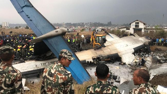 Pesawat Bangladesh Tergelicir di Nepal, Sejumlah Korban Tewas