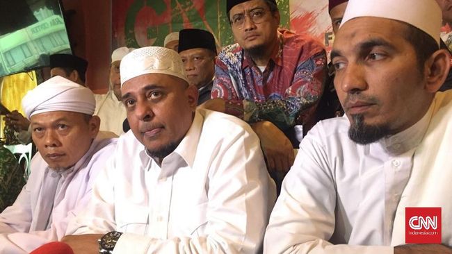 GNPF Ulama Janji Bantu Jokowi Usut Penyerangan Ulama
