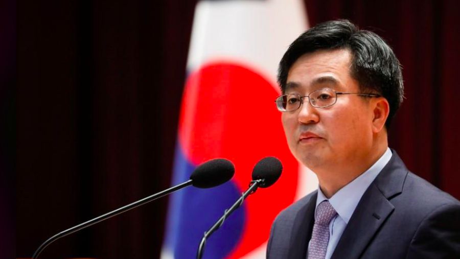 Korea Selatan telah mengajukan permohonan pengecualian dari pengenaan bea impor baja dan aluminium AS.