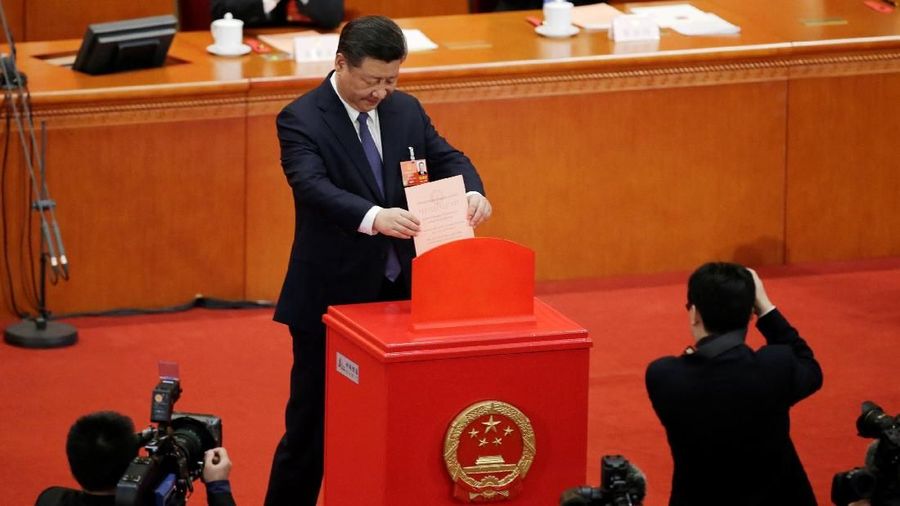 Partai Komunis China secara nyata terbagi menjadi dua faksi, yaitu koalisi populis dan yang kedua faksi elitis.