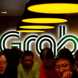 Grab Kini Tantang Fintech & Bank, Tawarkan Pinjaman Online