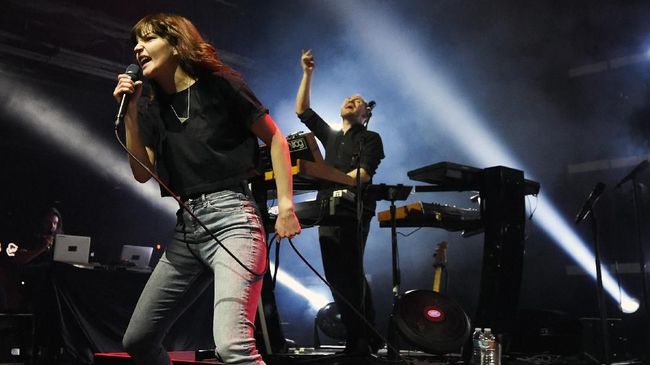 Tur Album Baru, Chvrches Tambah Personel