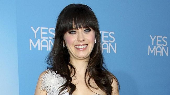 Zooey Deschannel Jadi Belle di Broadway Beauty and The Beast