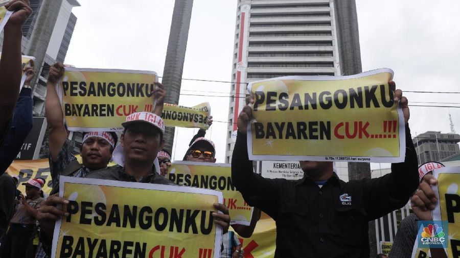Karyawan PT Iglas Persero Tuntut Pesangon yang Belum Dibayar