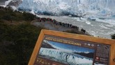 Gletser Perito Moreno di Argentina merupakan salah satu yang terbaik di dunia karena ukurannya besar. Ratusan ribu turis datang ke sini setiap tahunnya.