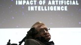 Karya terakhir Hawking adalah 'The Grand Design' yang mengungkap pandangan tentang asal-usul alam semesta. (dok. AFP PHOTO / NIKLAS HALLE'N)