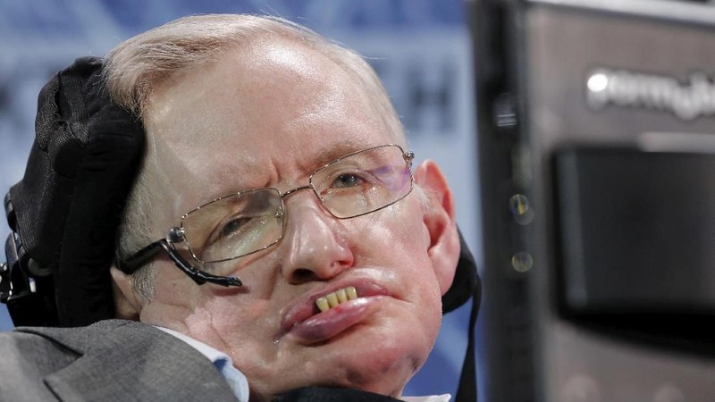 Hawking dikenal sebagai seorang fisikawan dan ahli kosmologi di dunia.