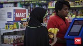 Prinsipnya yang syariah membuat 212 Mart tidak menjajakan produk-produk yang bertentangan dengan syariat Islam, seperti minuman beralkohol, alat kontrasepsi, dan rokok. (CNNIndonesia/Safir Makki).