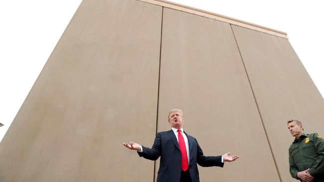 Trump Cek Delapan Pilihan Model Tembok Meksiko