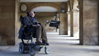 Kursi Roda dan Barang Stephen Hawking Dilelang, Raup Rp34,6 M