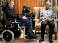 Stephen Hawking Tiba-tiba Perbarui Teori Kiamat, Berani Baca?