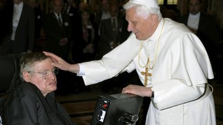 Abu Hawking Akan 'Bertetangga' dengan Darwin dan Newton