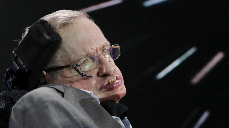 Hawking dikenal sebagai seorang fisikawan dan ahli kosmologi di dunia.