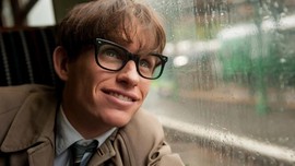 Kisah Stephen Hawking 'Berkaca' di 'Theory of Everything'