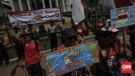 Tolak UU MD3, Massa Demo di Depan Gedung MK