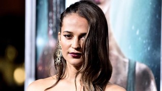 FOTO: Kematangan Hidup dan Karier Alicia Vikander