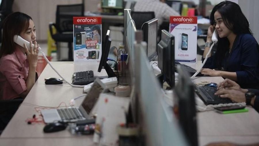 Meski saham PT Erajaya Swasembada Tbk sempat diterpa aksi jual asing tapi secara teknikal saham itu masih menunjukkan tren penguatan.