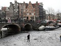 'Emma' dan Melupakan Mandi Pagi di Amsterdam