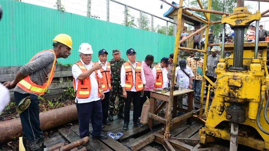 Menteri Basuki mengatakan bahwa kunjungannya ke Asmat merupakan perintah Presiden Jokowi yang menanyakan tentang perkembangan terakhir di Asmat.