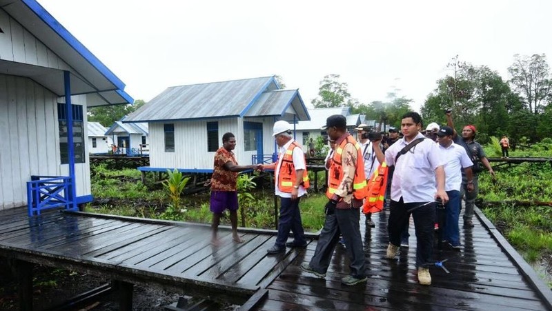 Menteri Basuki mengatakan bahwa kunjungannya ke Asmat merupakan perintah Presiden Jokowi yang menanyakan tentang perkembangan terakhir di Asmat.