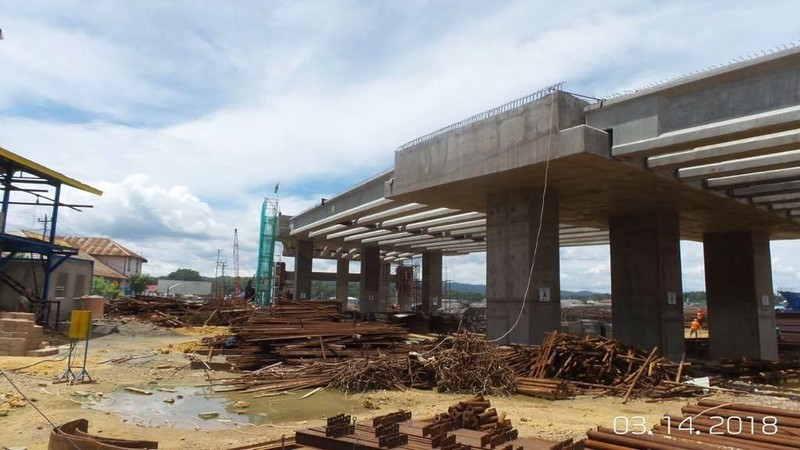 Jembatan tersebut disamping memperlancar arus lalu lintas juga memasukan elemen budaya lokal.
