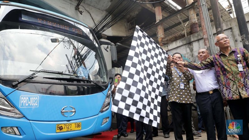 Selama sosialisasi hingga 12 April 2018 pengguna yang tidak memiliki KMT dapat membayar secara tunai.