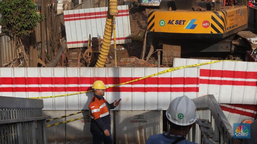 PT PGN (Persero) Tbk akan menerjunkan tim untuk memperbaiki kebocoran pipa gas yang terletak di Jalan Raya Bekasi, Cakung Timur, (24/4/2018).