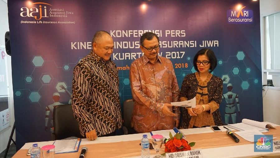 Pendapatan premi asuransi jiwa paling besar berasal dari kanal bancassurance.