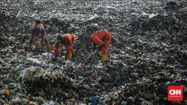 Sandiaga Sebut Sampah Jakarta Bisa Tutupi Candi Borobudur