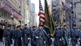 St Patrick's Day yang berlangsung setiap 17 Maret menandakan kegembiraan atas kesuksesan misi salib sang penyebar injil di bumi Irlandia tersebut. (REUTERS/Jeenah Moon)
