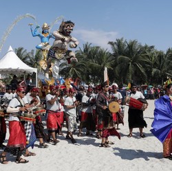 Buruan Cari Tiket, Sandiaga Sebut Wisata Bali Buka Oktober