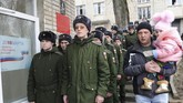 Kantor penyelenggara pemilu di Rusia mencatat daftar rakyat yang memiliki hak pilih mencapai 110 juta. Namun, yang dikhawatirkan adalah tingkat kelompok enggan menggunakan hak pilihnya atau golput. (REUTERS/Sergey Pivovarov)