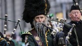 Santo Patrick merupakan patron dari Irlandia. Ia merupakan penyebar injil pertama di negara Eropa tersebut. (REUTERS/Jeenah Moon)