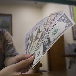 Rupiah Ditutup Menguat Tipis 0,11% Lawan Dolar AS