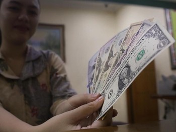 Pukul 13:00 WIB: Rupiah Melemah di Rp 15.200/US$