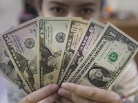 Dolar Melemah karena Perang Dagang AS-China
