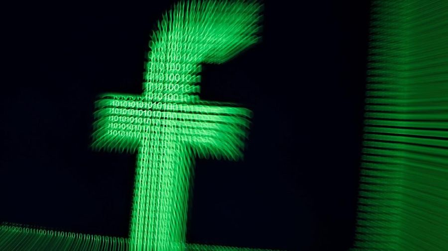 Alex Stamos masih bekerja di Facebook tetapi perannya berubah menjadi petugas yang mengeksplorasi risiko keamanan dan keamanan pemilu.