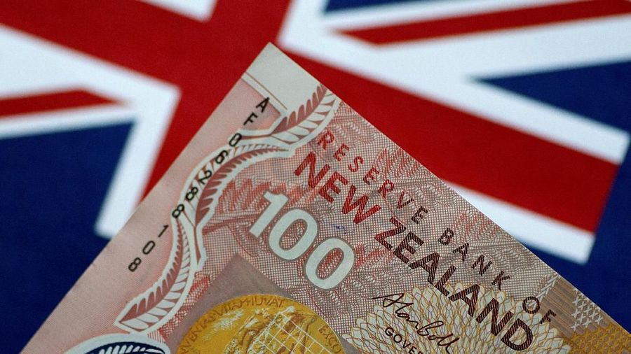 Bank sentral Selandia Baru memangkas suku bunga acuannya hingga nyaris 0% pada hari ini.