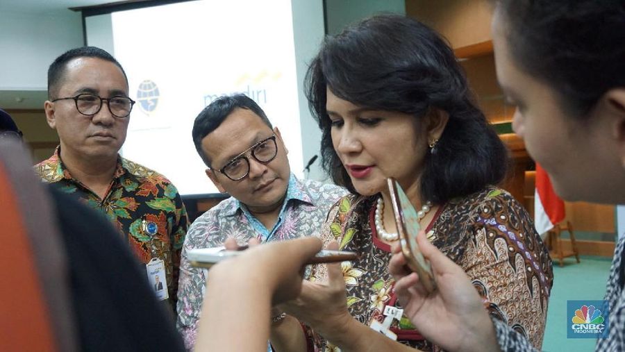 Kementerian Perhubungan (Kemenhub) menjadi institusi keempat yang menggunakan kartu kredit PT. Bank Mandiri (Persero) Tbk untuk perjalanan dinas.