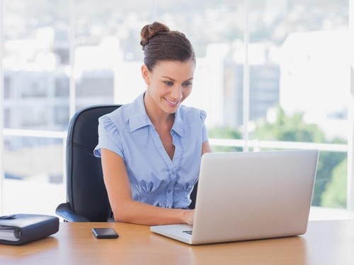 Tips Kerja Produktif di Kantor: Duduk Dekat Jendela Tips Kerja Produktif di Kantor: Duduk Dekat Jendela