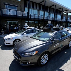 Rugikan Taksi dan Mobil Sewaan, Uber Harus Bayar Denda Rp 2,79 T