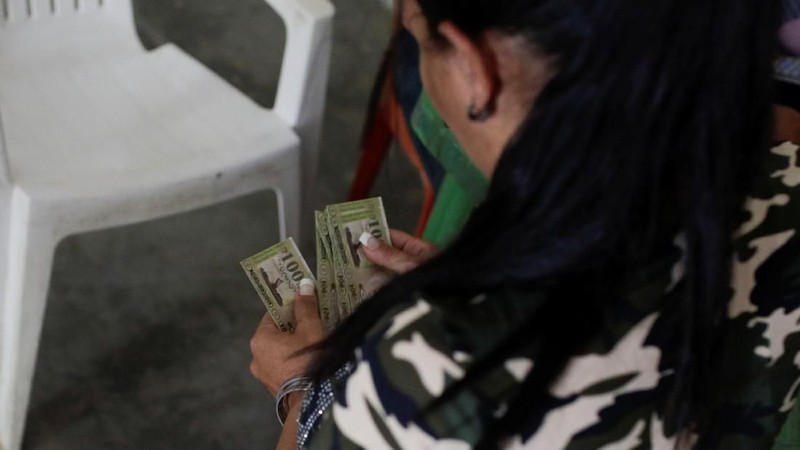 Sebuah kota di Venezuela barat mulai mengeluarkan mata uangnya sendiri untuk meringankan krisis negara yang sudah hiperinflasi.