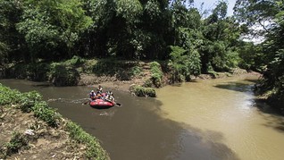 Walhi Masih Temukan Perusahaan Buang Limbah B3 ke DAS Citarum