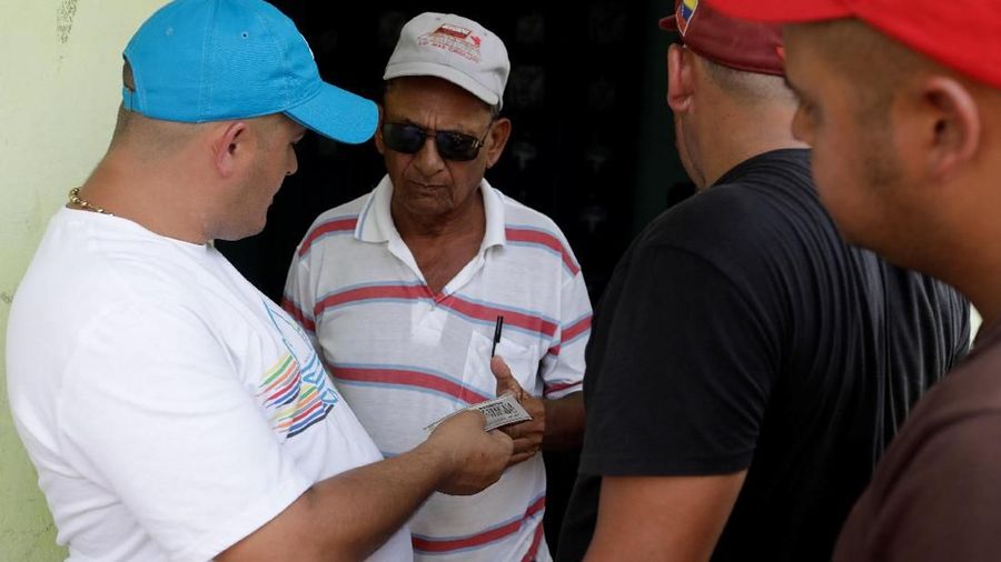 Sebuah kota di Venezuela barat mulai mengeluarkan mata uangnya sendiri untuk meringankan krisis negara yang sudah hiperinflasi.