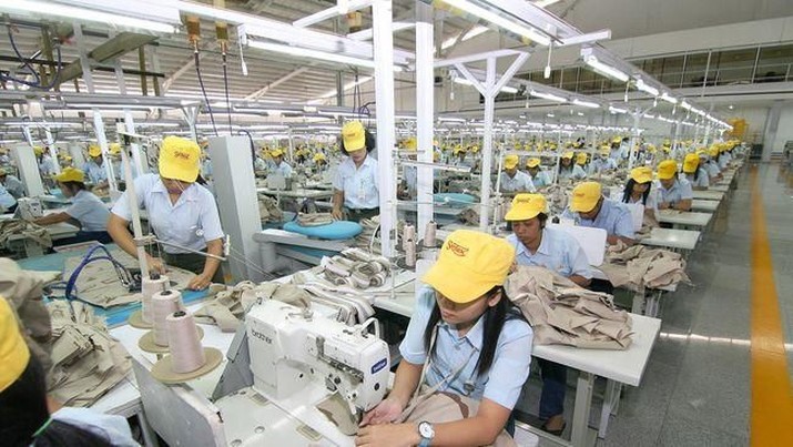 Pabrik-pabrik garmen di Indonesia punya kemampuan untuk memproduksi APD.