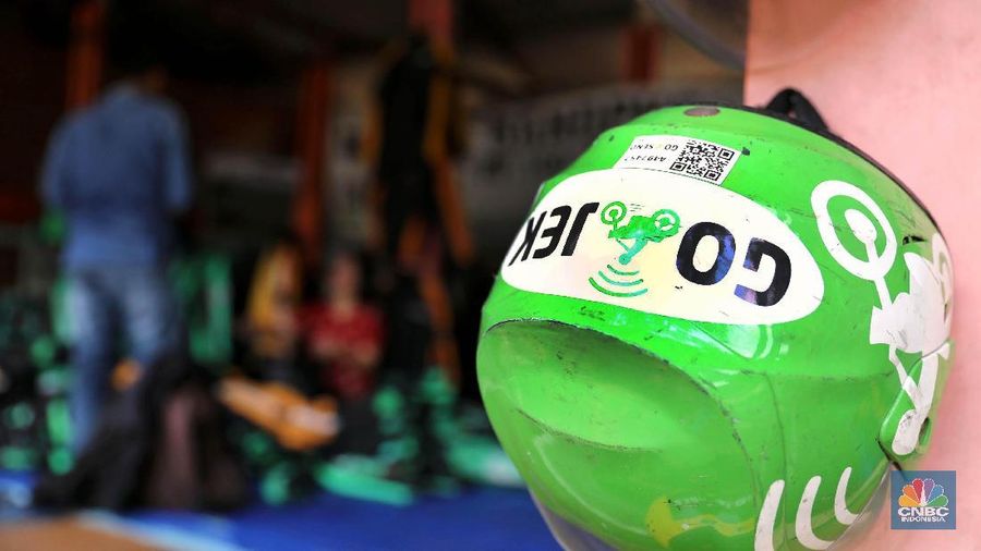 Atribut Ojek Online (Andrean Kristianto)